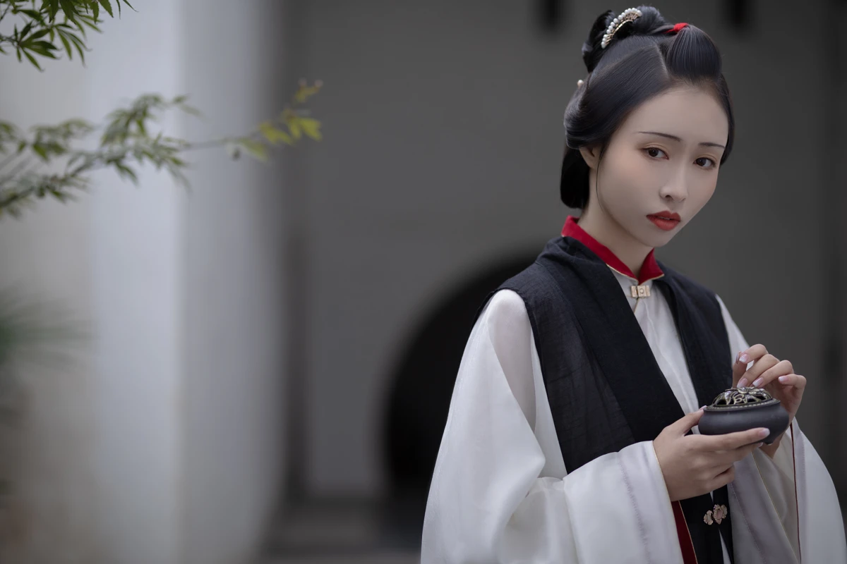 [YITUYU] 2023.05.20 Vol.3050 – Late Ming Dynasty 姌Rr#[34P]-4