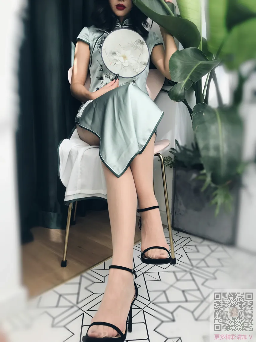 [Mzsock] NO.115 Sister Nia Qiaoqiao’s sexy cheongsam at home street photography#[64P]-1