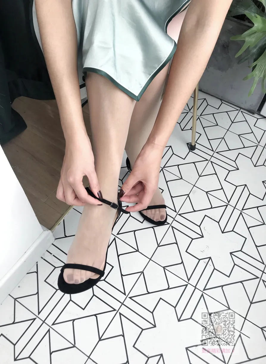 [Mzsock] NO.115 Sister Nia Qiaoqiao’s sexy cheongsam at home street photography#[64P]-8