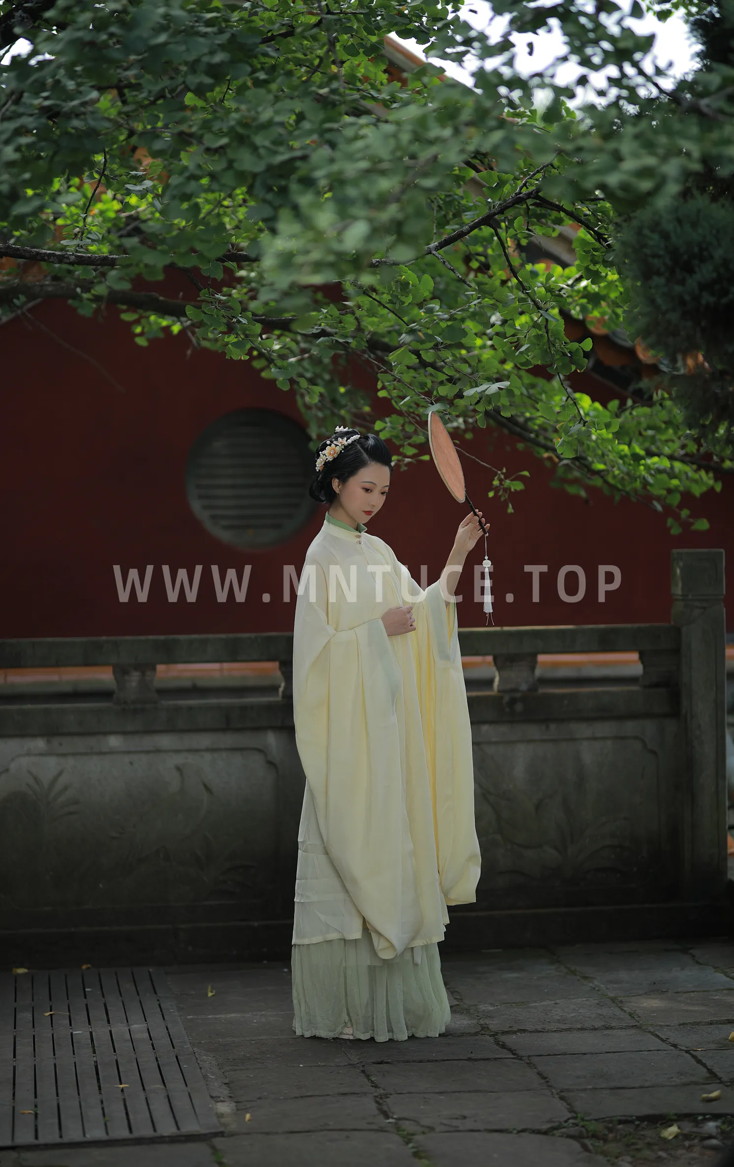 [YITUYU] 2022.11.30 Vol.2561 – Light Spring Mountain YunFleur#[40P]-5