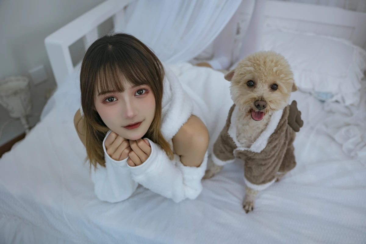 [YITUYU] 2022.12.17 Vol.2702 – Warm Girls and Pets Rabbit Zzz won't eat carrots#[24P]-1