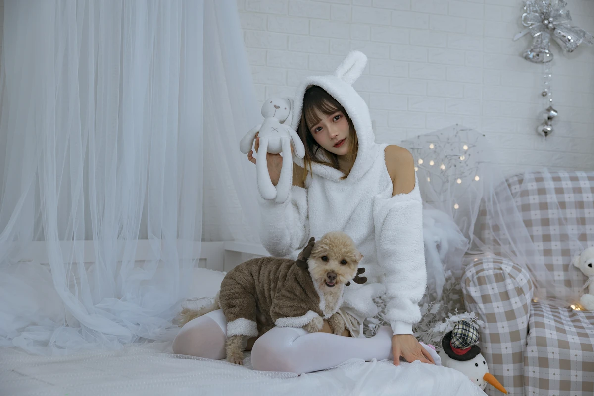 [YITUYU] 2022.12.17 Vol.2702 – Warm Girls and Pets Rabbit Zzz won't eat carrots#[24P]-5