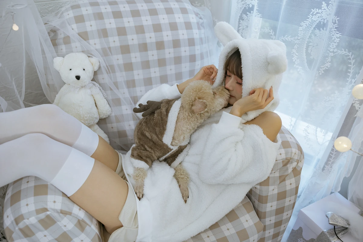 [YITUYU] 2022.12.17 Vol.2702 – Warm Girls and Pets Rabbit Zzz won't eat carrots#[24P]-8