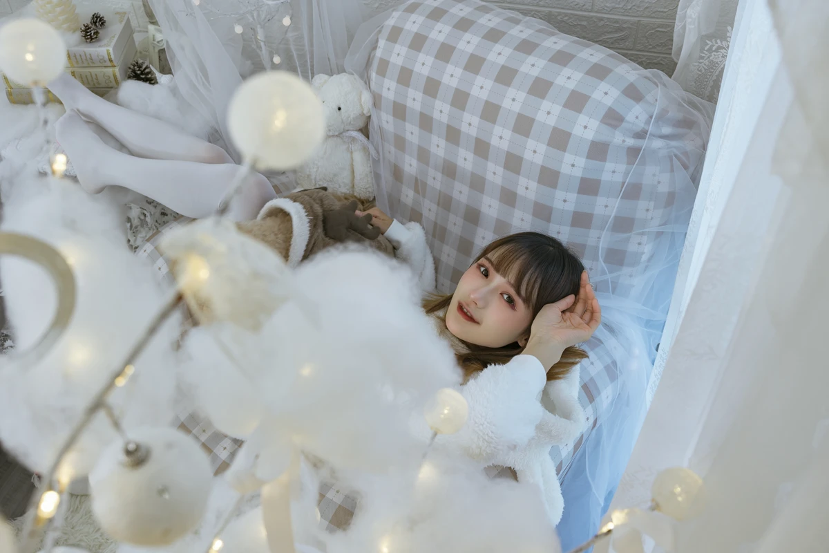 [YITUYU] 2022.12.17 Vol.2702 – Warm Girls and Pets Rabbit Zzz won't eat carrots#[24P]-9