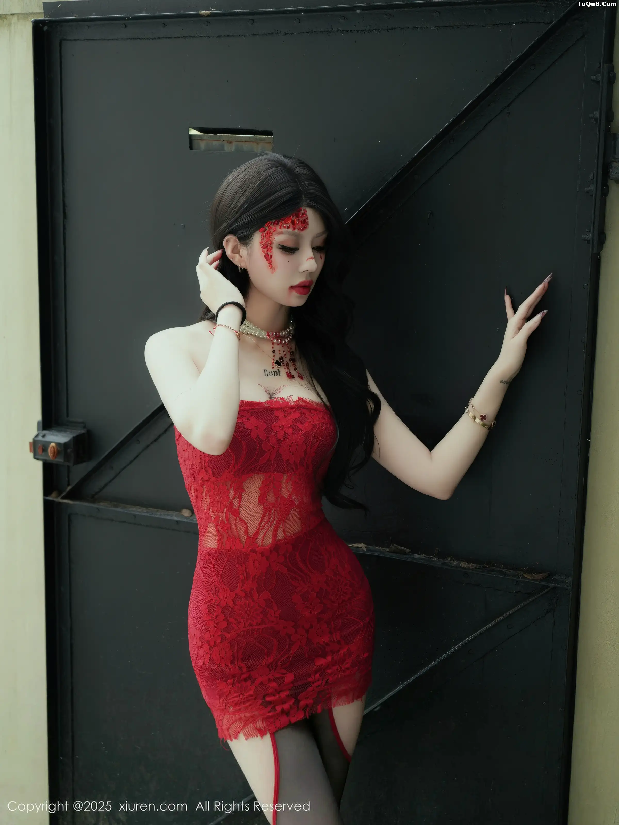 [XiuRen] 20251126 N11032 April month#[85P]-5