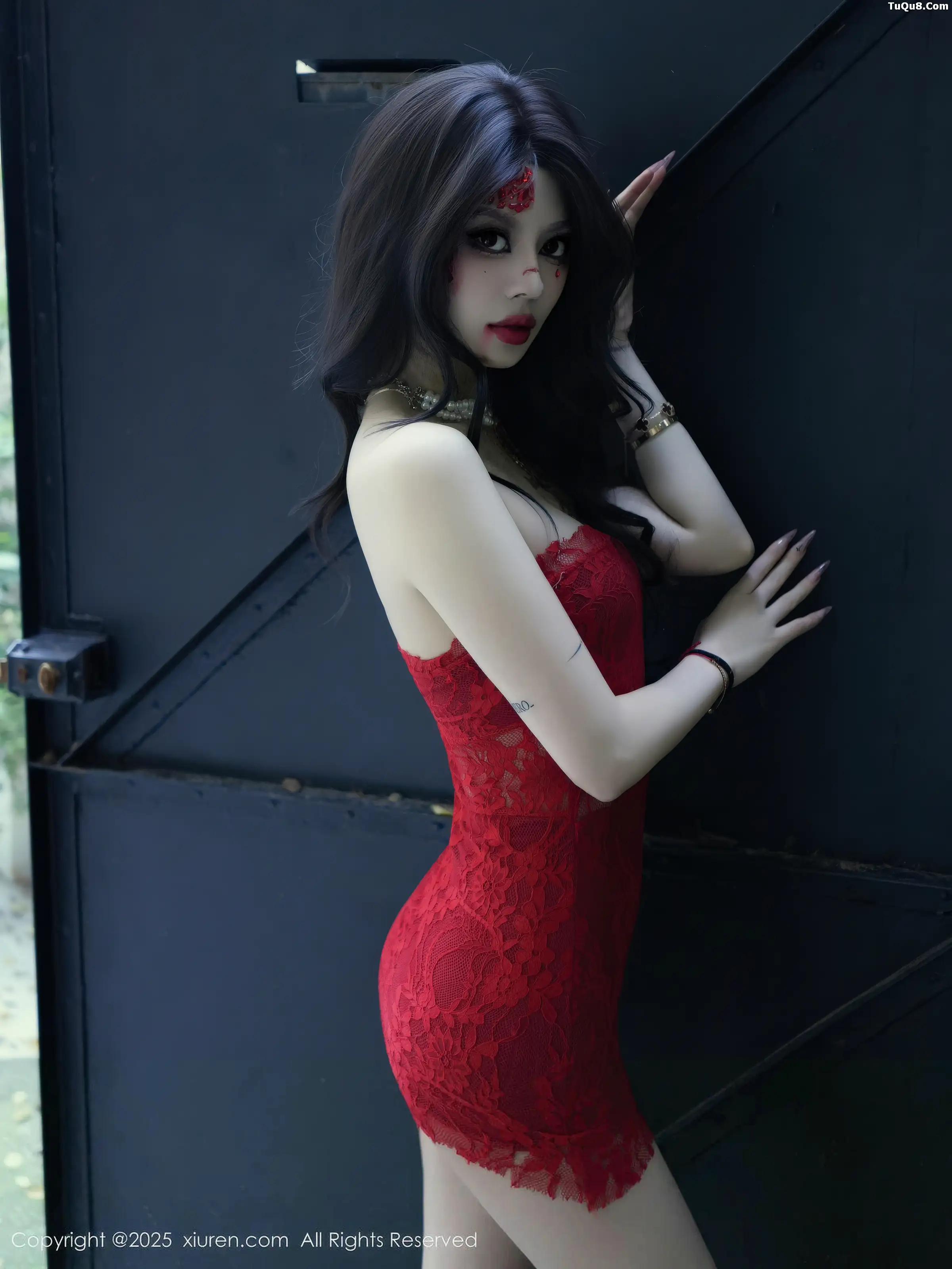 [XiuRen] 20251126 N11032 April month#[85P]-9