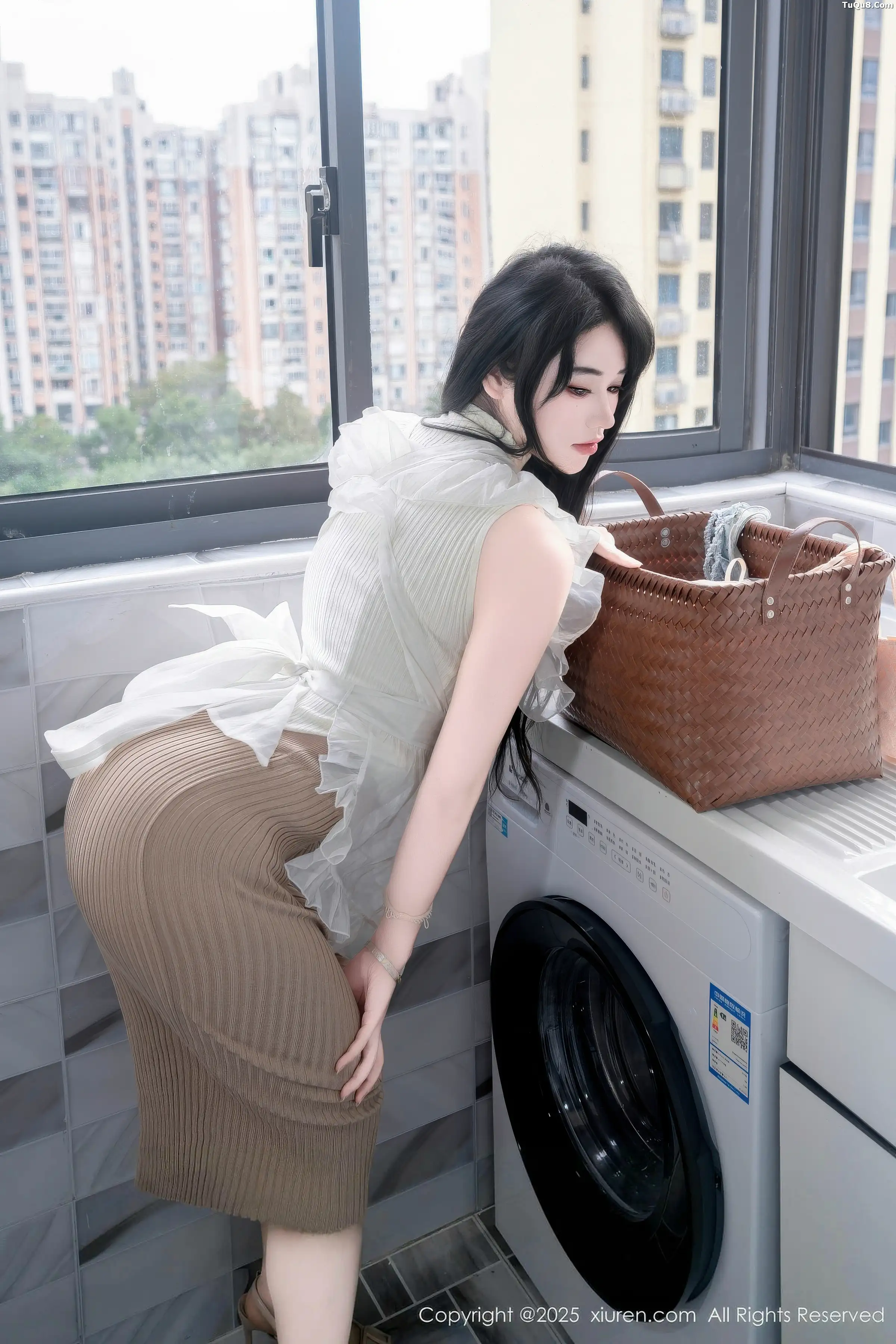 [XiuRen] 20251120 N11010 Xixi loves eating strawberries#[83P]-10