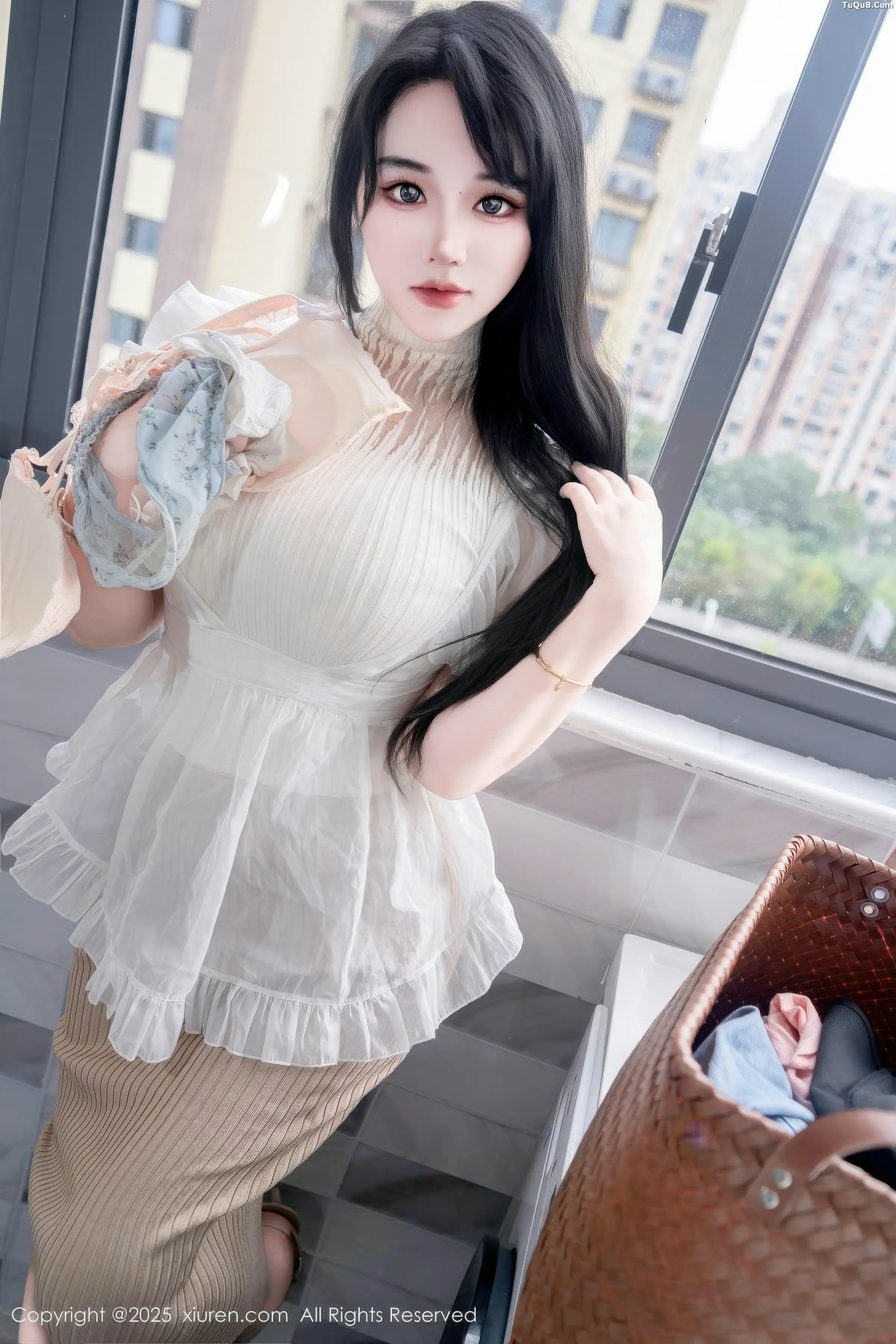 [XiuRen] 20251120 N11010 Xixi loves eating strawberries#[83P]-3