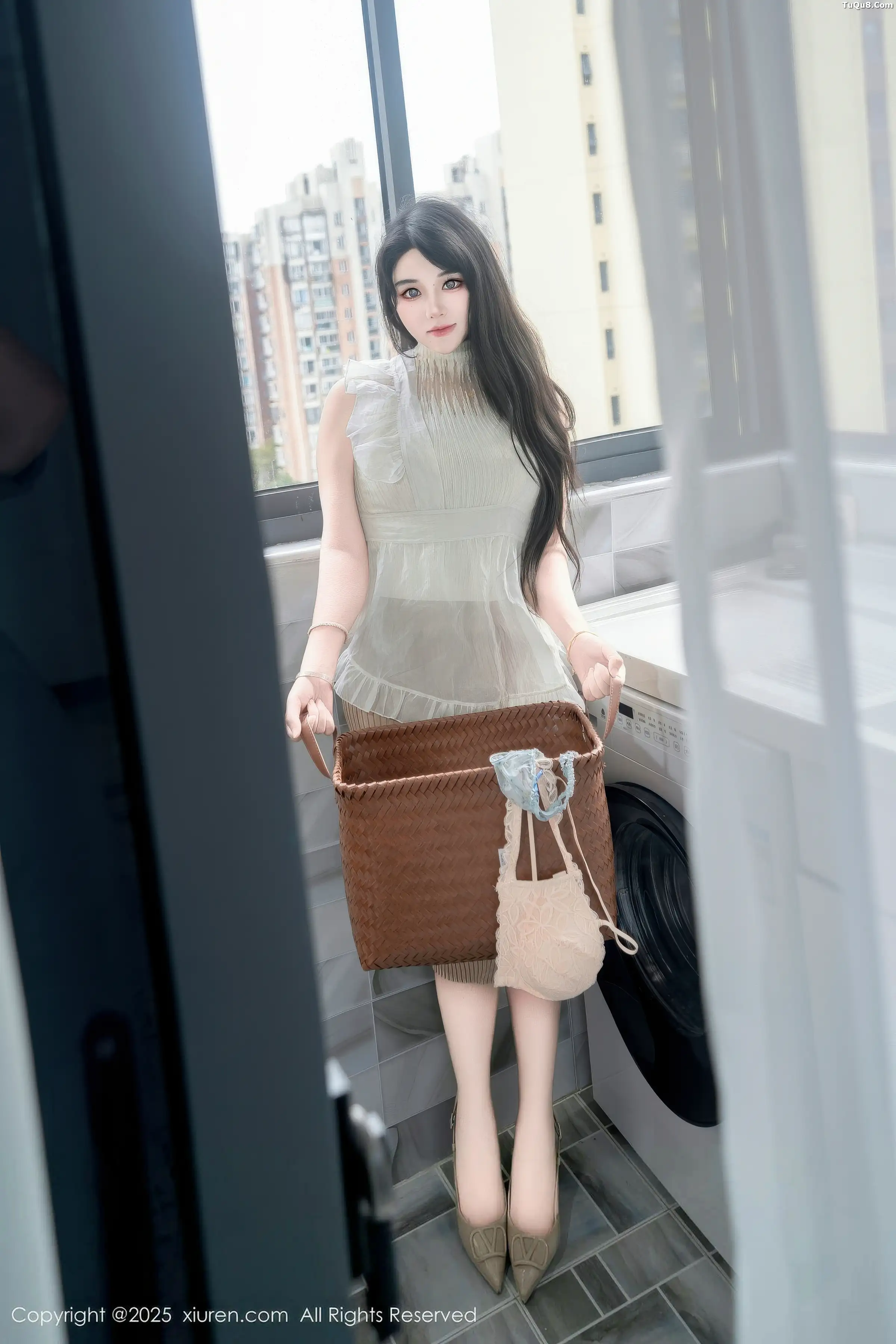 [XiuRen] 20251120 N11010 Xixi loves eating strawberries#[83P]-8