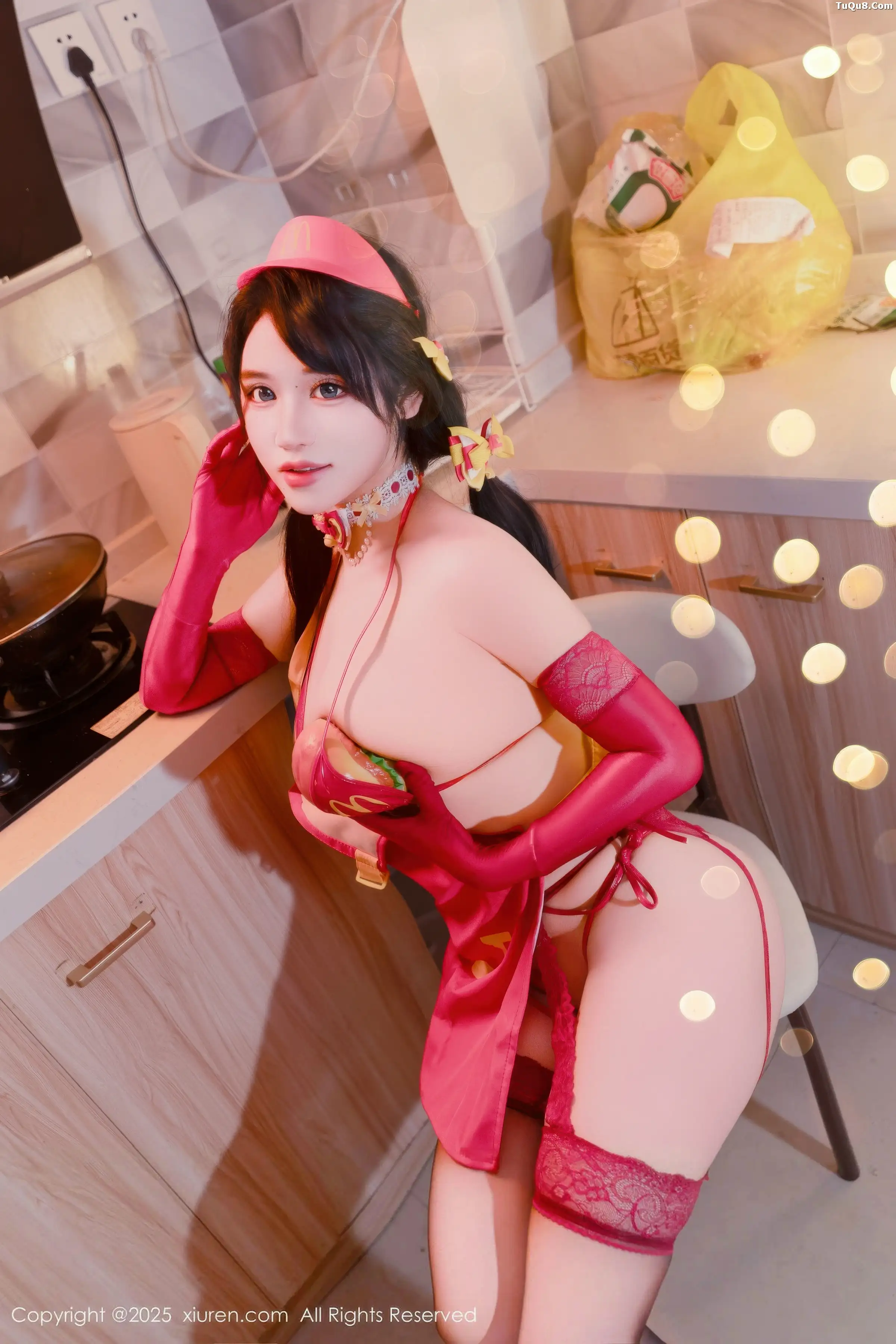 [XiuRen] 20251225 N11154 Xixi loves eating strawberries#[78P]-1