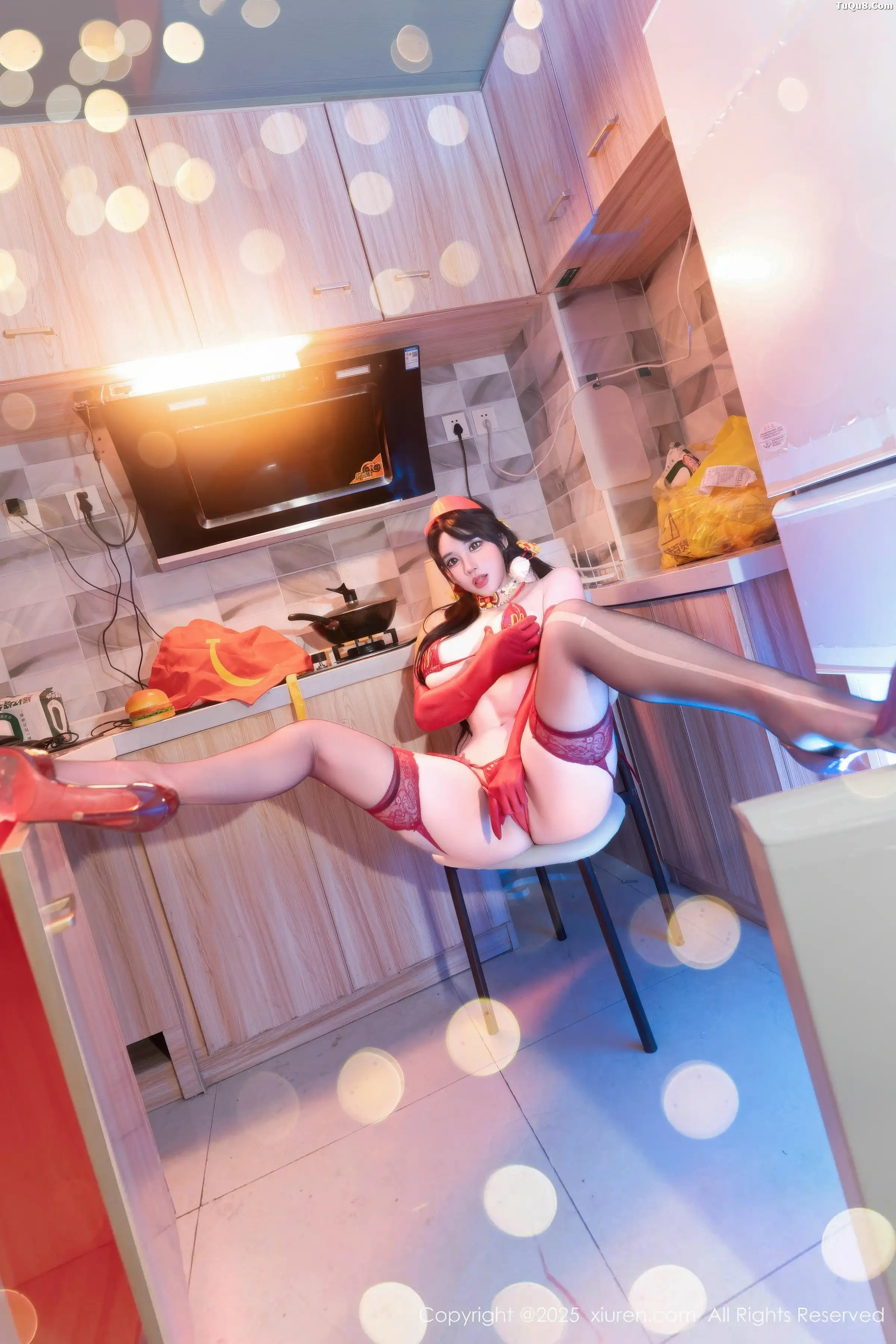 [XiuRen] 20251225 N11154 Xixi loves eating strawberries#[78P]-10