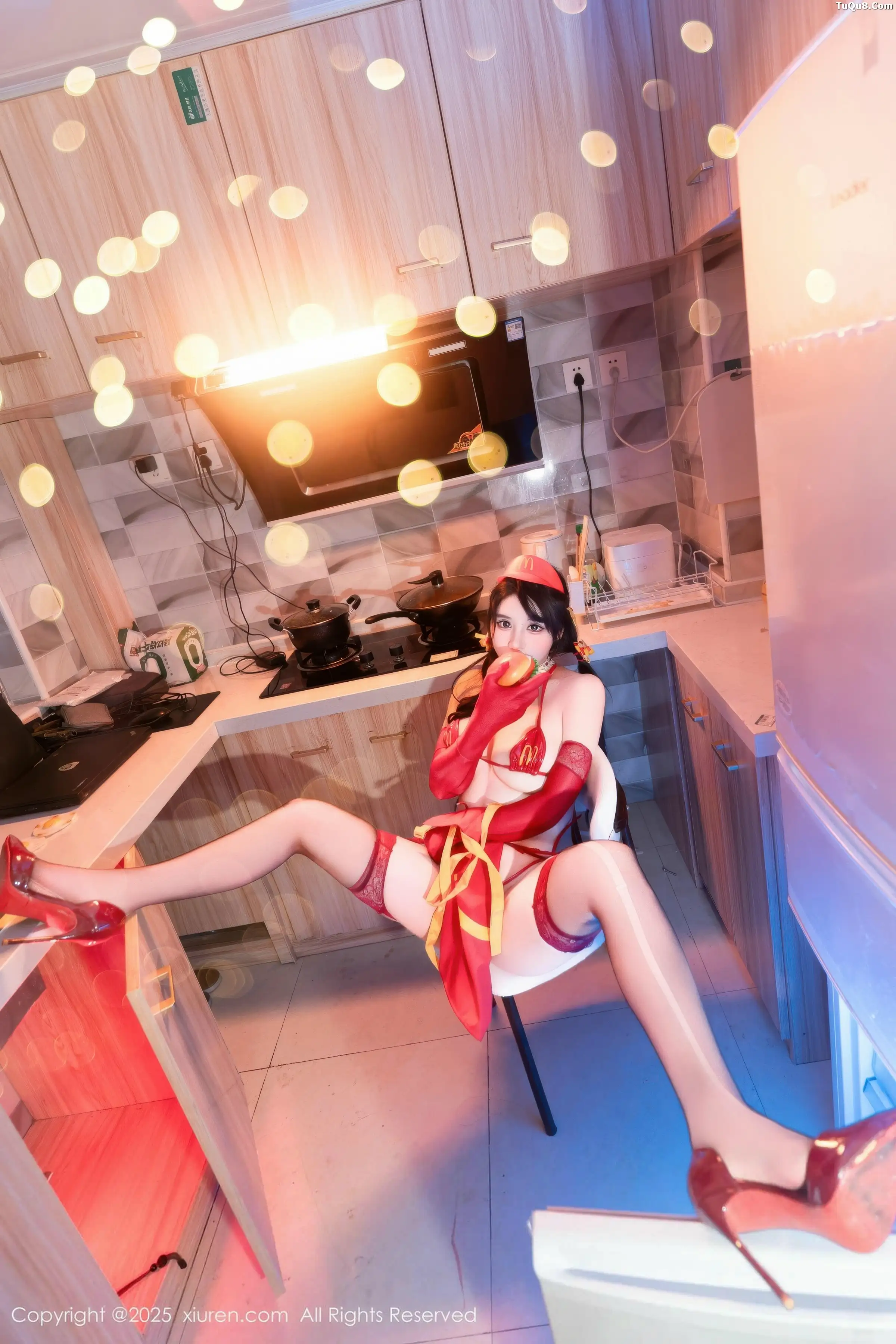 [XiuRen] 20251225 N11154 Xixi loves eating strawberries#[78P]-8