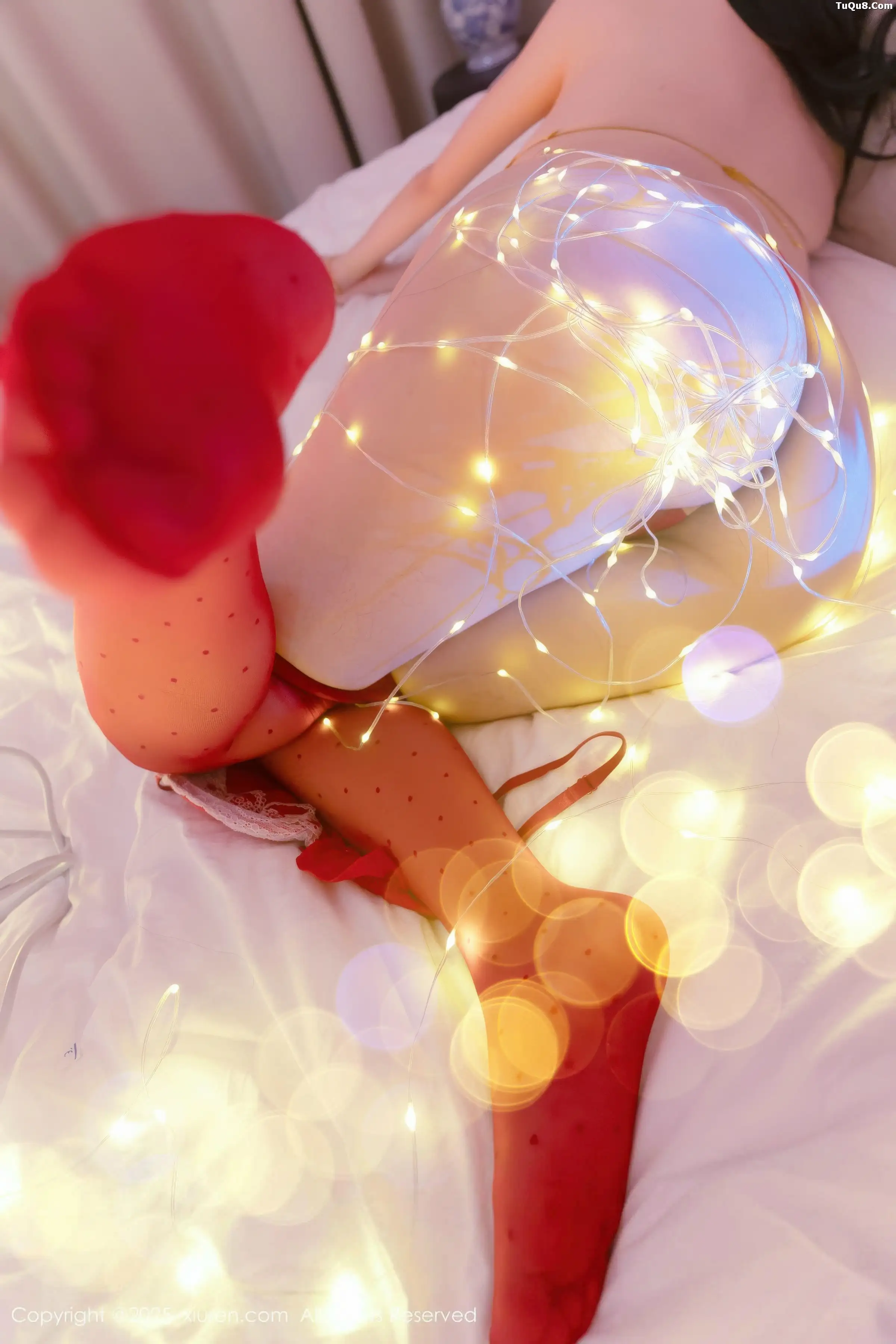 [XiuRen] 20251225 N11154 Xixi loves eating strawberries#[78P]-8